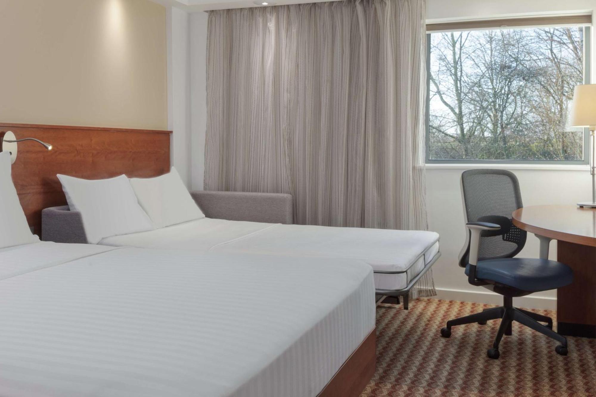 Hampton By Hilton Corby Exterior foto