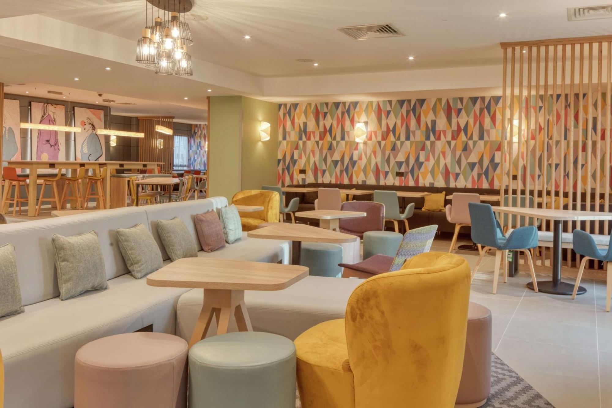 Hampton By Hilton Corby Exterior foto