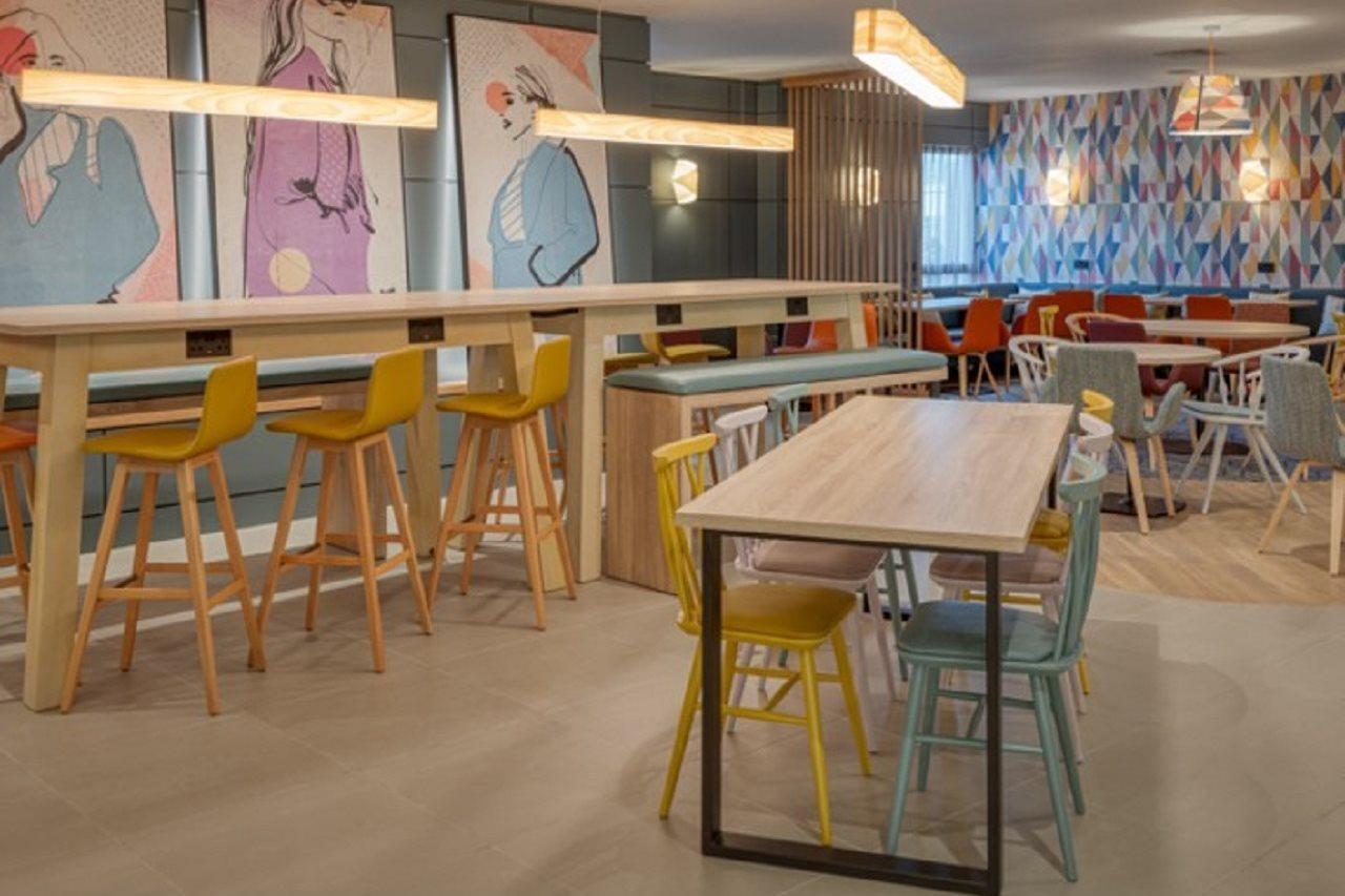 Hampton By Hilton Corby Exterior foto